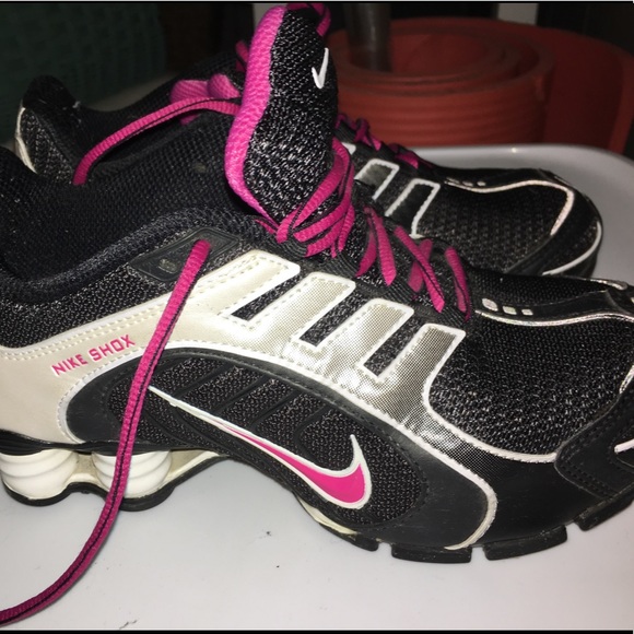 Nike Shoes - Nike Shox